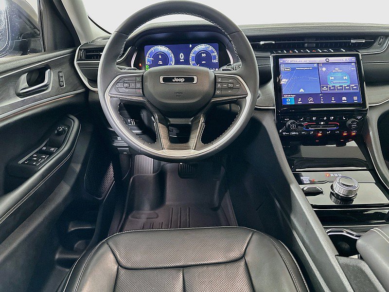 Used 2023 Jeep Grand Cherokee Limited w/ Luxury Tech Group II AWD/4WD image 22