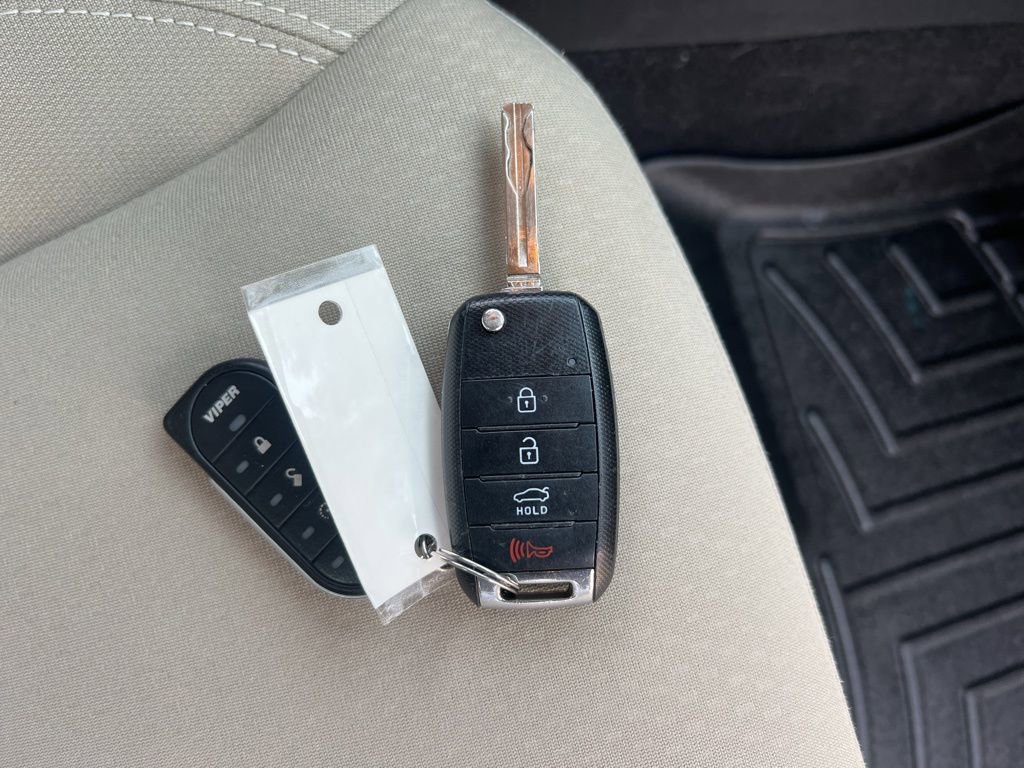 Used 2015 Kia Optima LX image 24