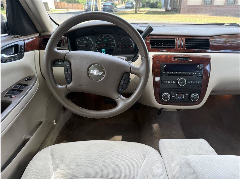 Used 2007 Chevrolet Impala LT w/ Preferred Equipment Group FWD image 10