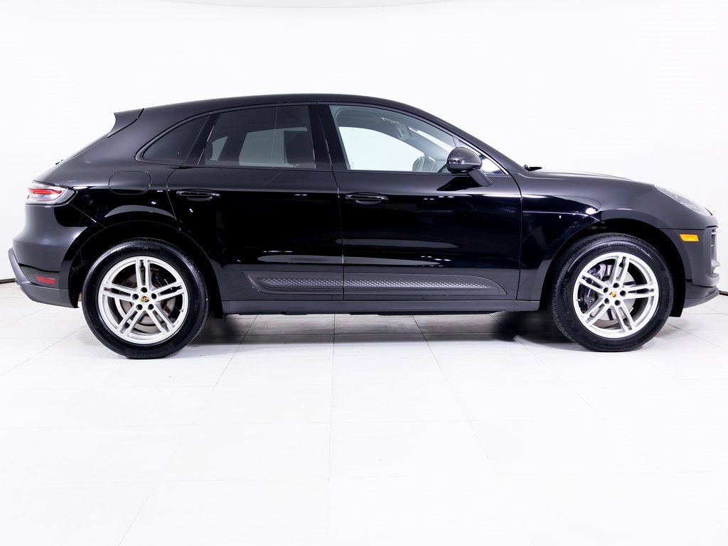 Used 2025 Porsche Macan image 27
