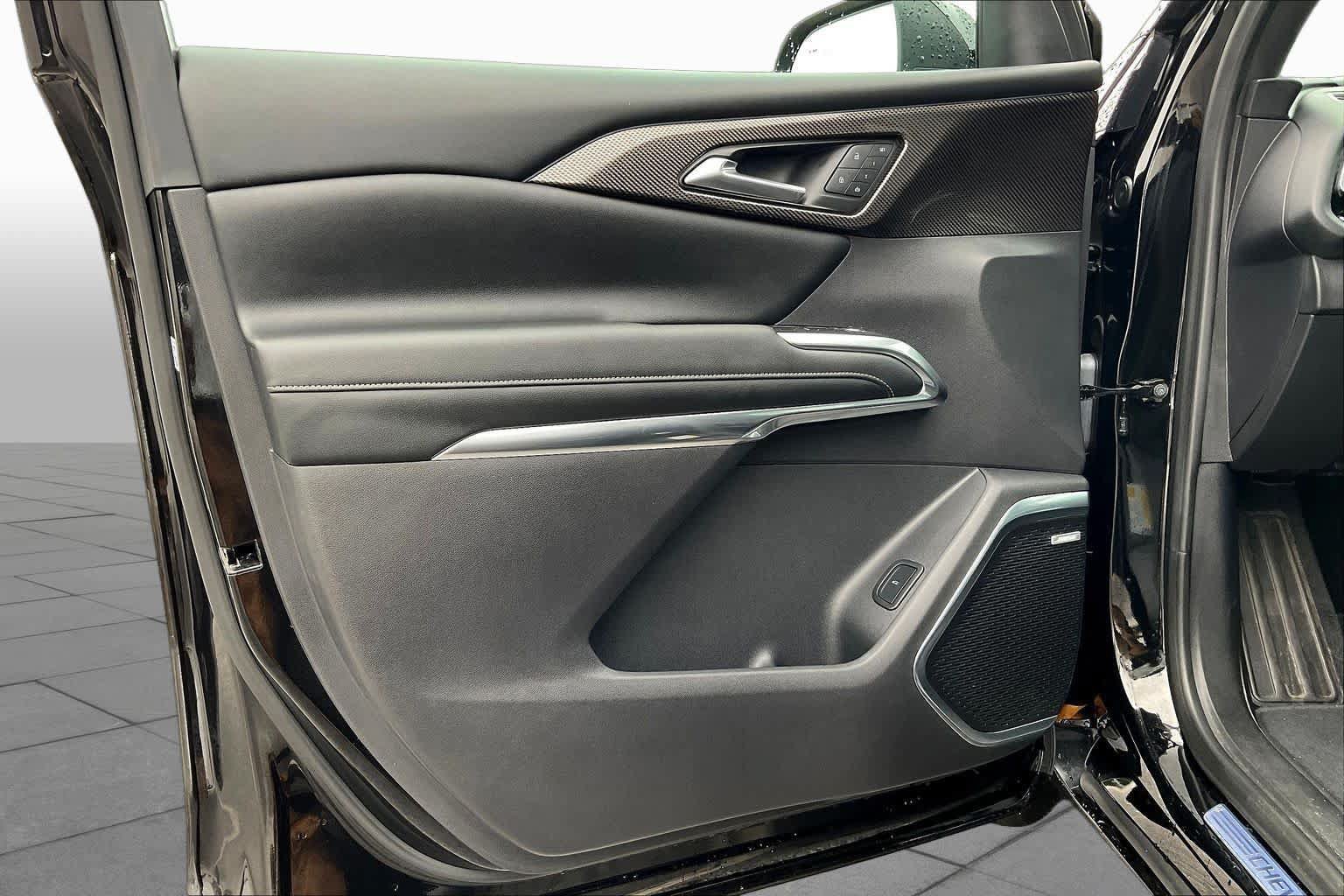 Used 2025 Chevrolet Traverse High Country w/ LPO, Floor Liner Package FWD image 43