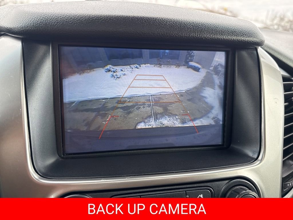 Used 2018 Chevrolet Suburban LT image 3