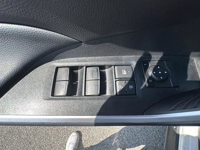 Used 2025 Toyota RAV4 XLE AWD/4WD image 15