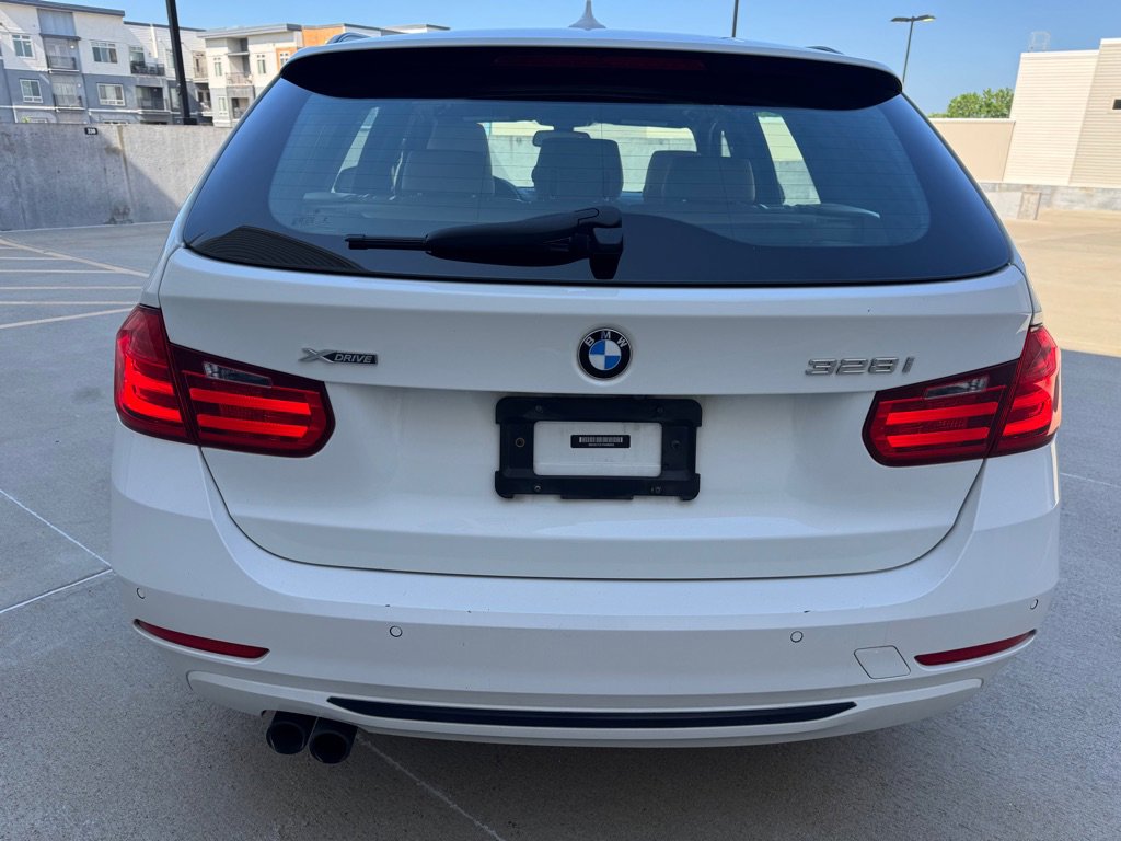Used 2015 BMW 328i xDrive Wagon image 4
