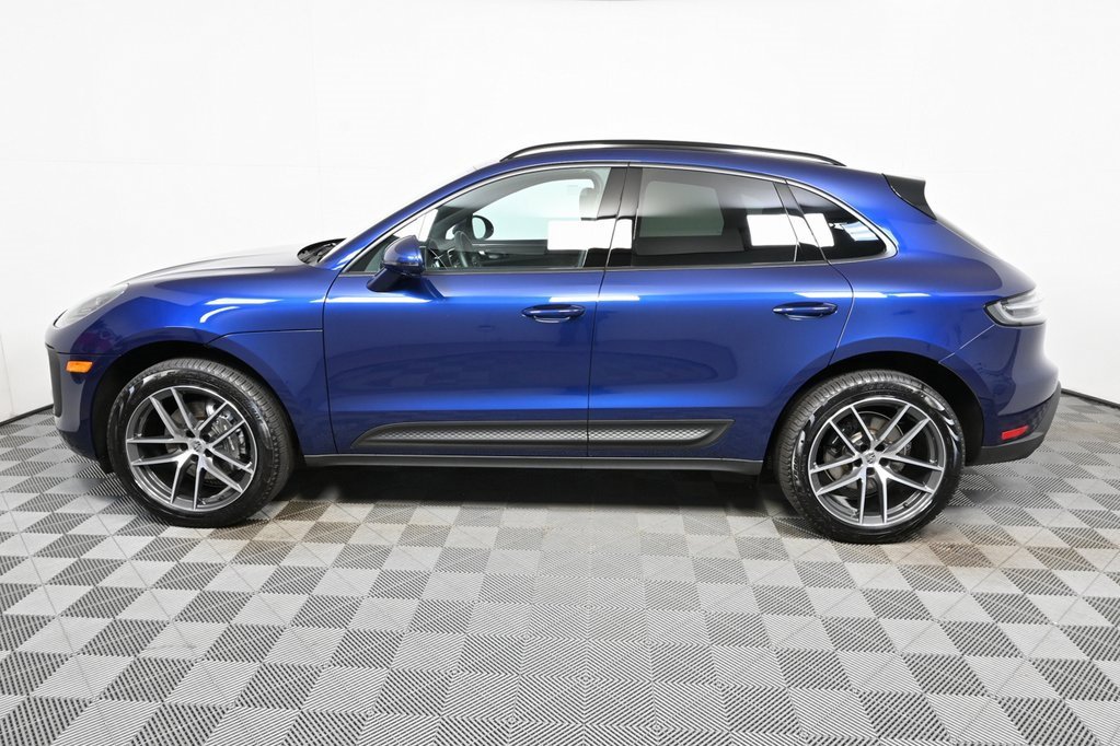 Used 2025 Porsche Macan image 2