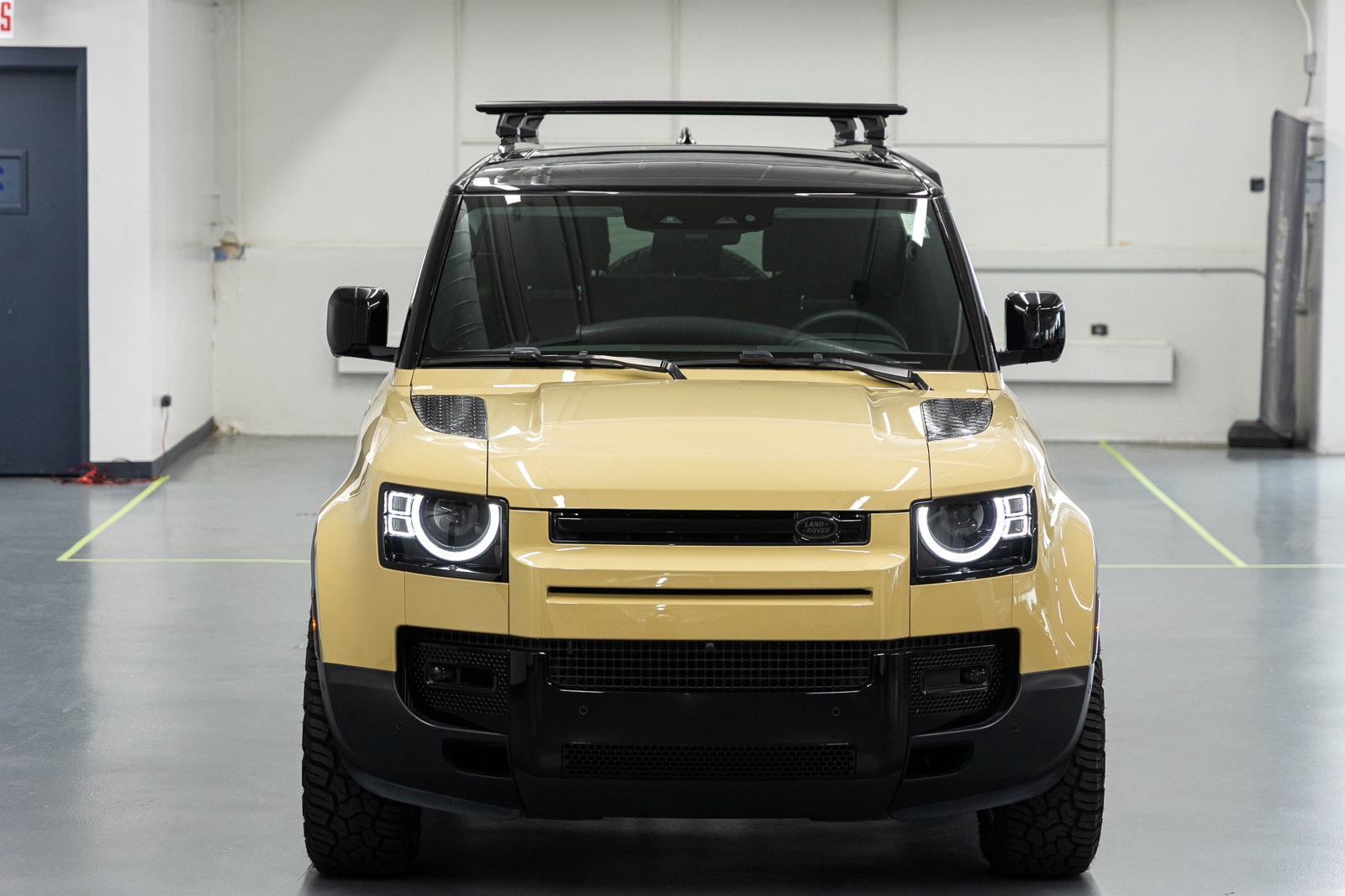 Used 2025 Land Rover Defender 90 S AWD/4WD image 9