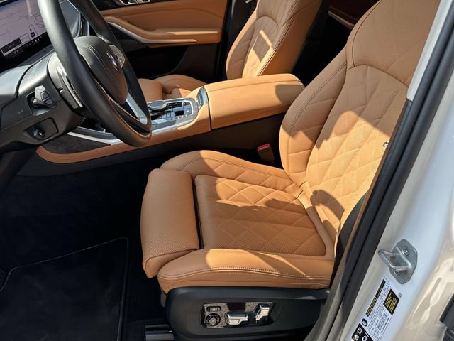 Used 2025 BMW X7 xDrive40i w/ Premium Package AWD/4WD image 26