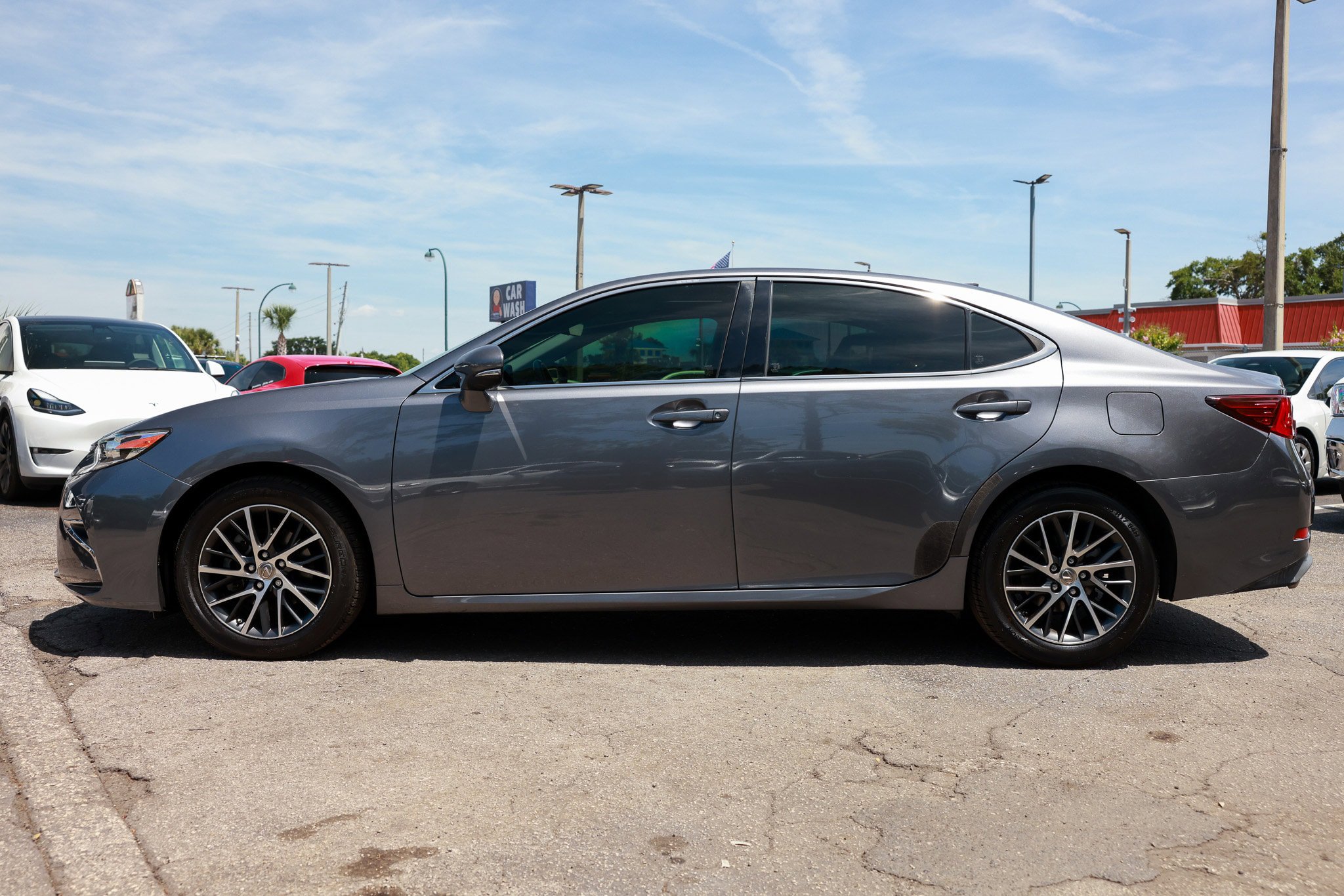 Used 2016 Lexus ES 350 w/ Luxury Package w/Wood Trim FWD image 4
