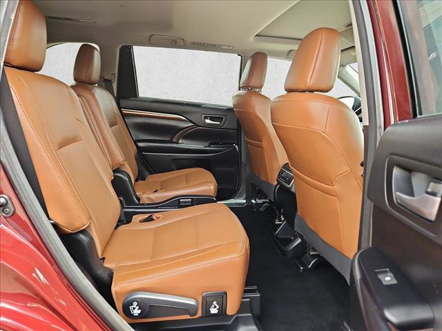 Used 2018 Toyota Highlander Limited AWD/4WD image 21