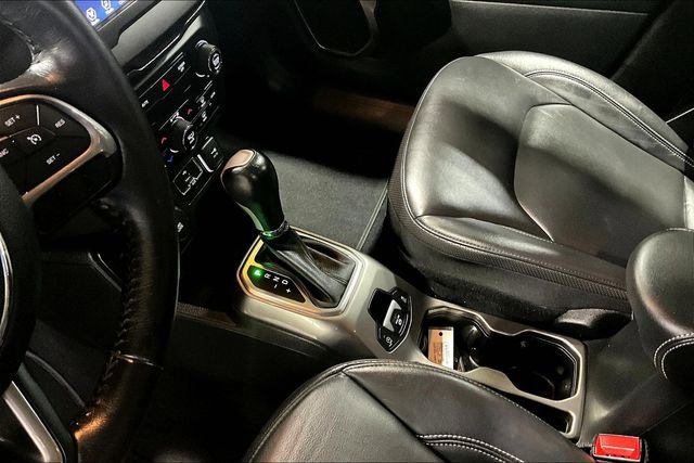 Used 2020 Jeep Renegade Limited AWD/4WD image 17