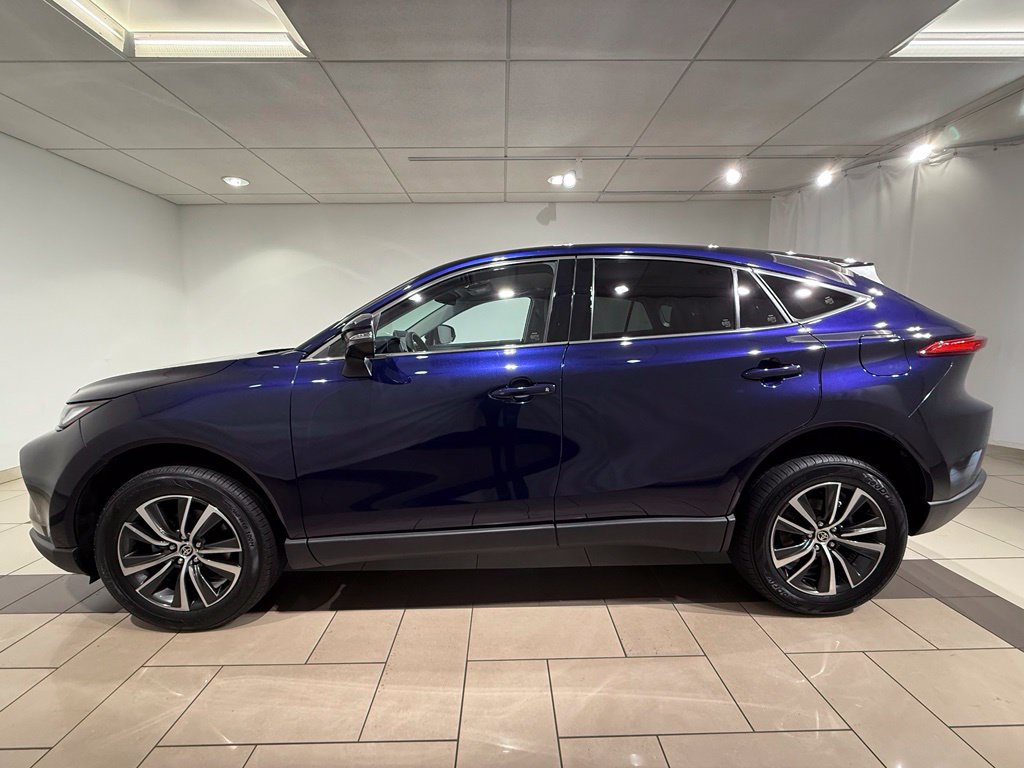 Certified 2023 Toyota Venza LE AWD/4WD image 2