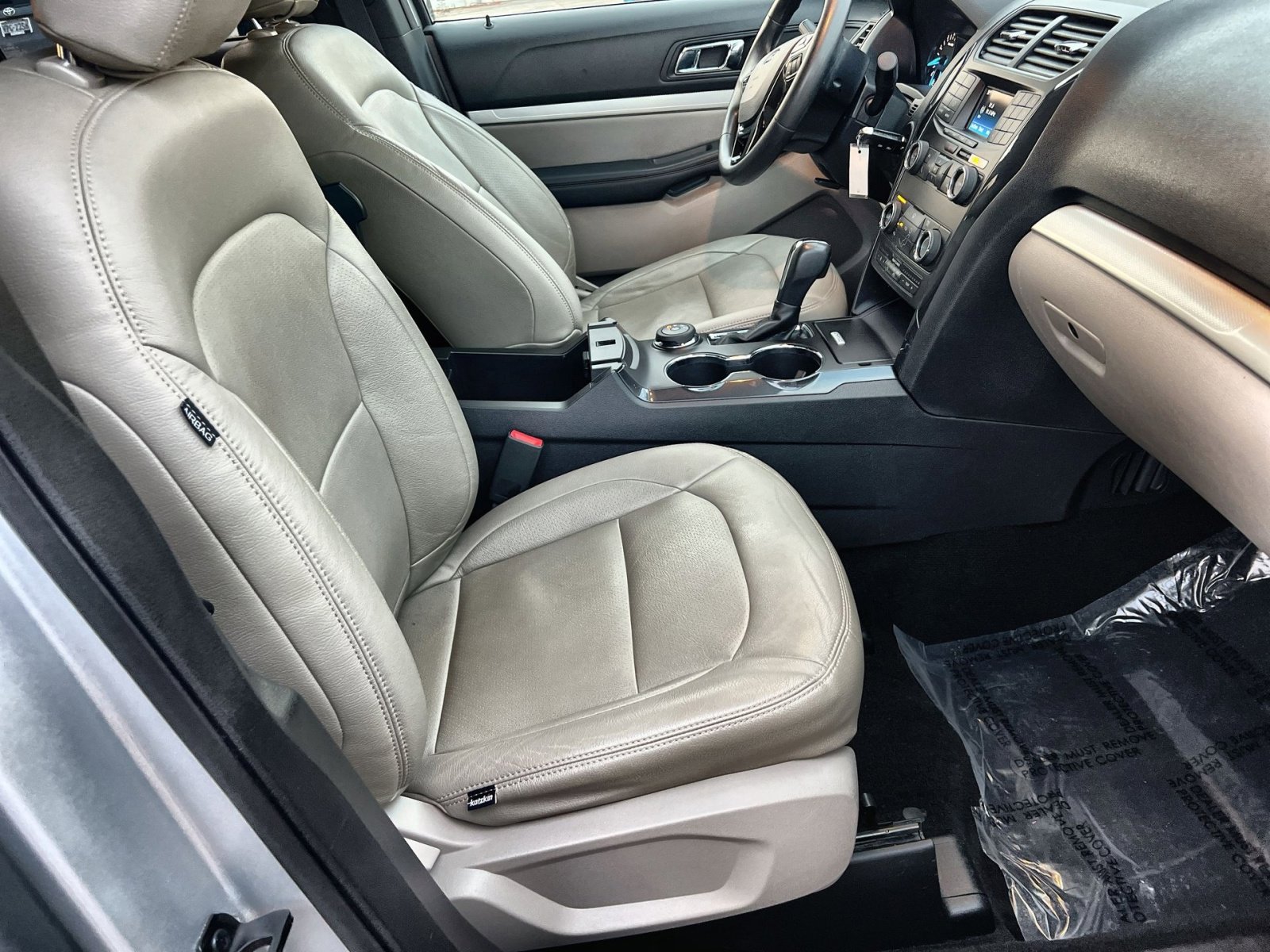 Certified 2019 Ford Explorer 4WD w/ Class III Trailer Tow Package image 26