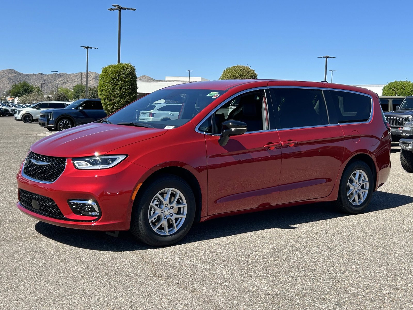 New 2026 Chrysler Pacifica Select image 2