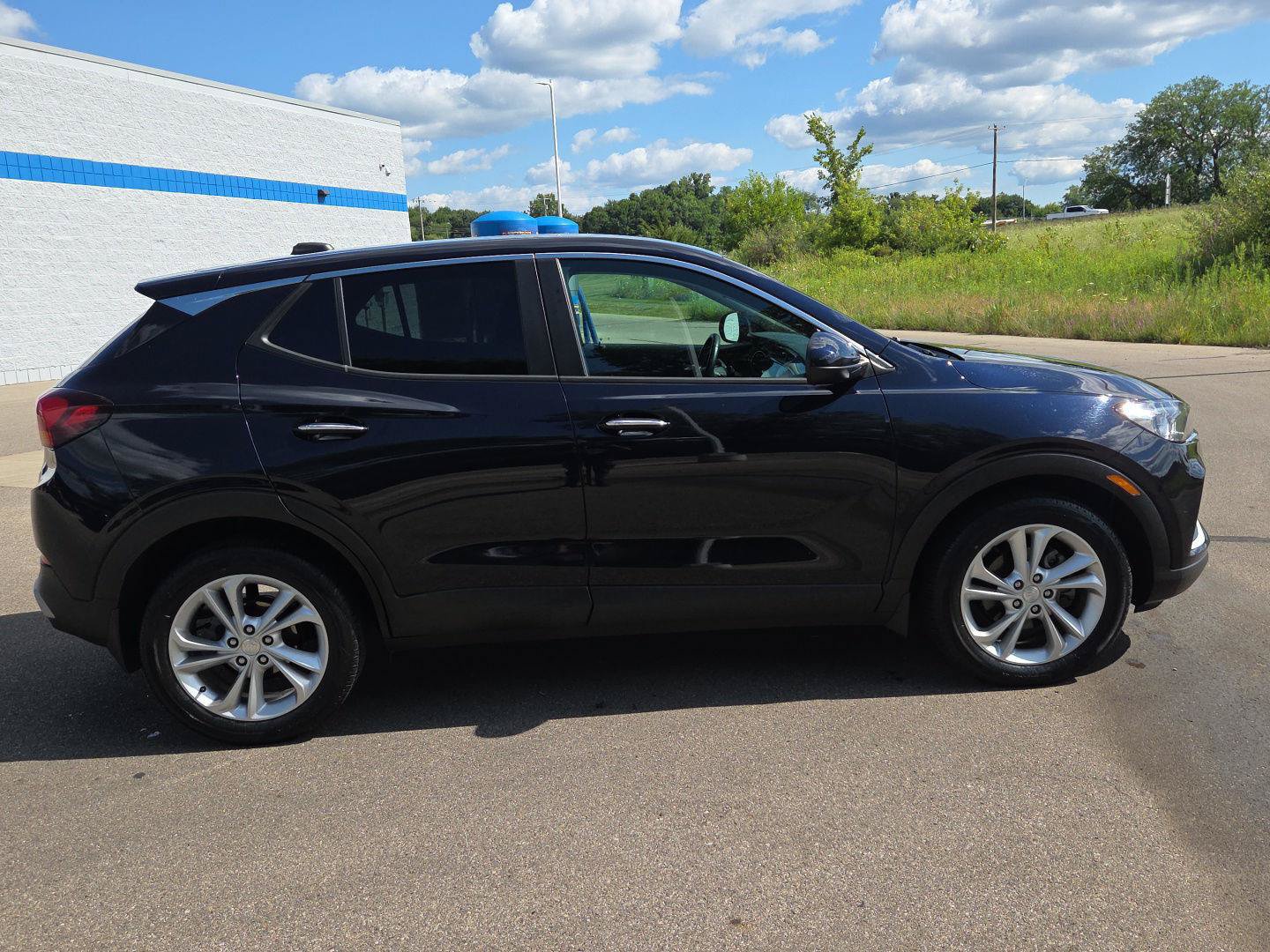 Used 2020 Buick Encore GX Preferred w/ Cold Weather Comfort Package FWD image 8