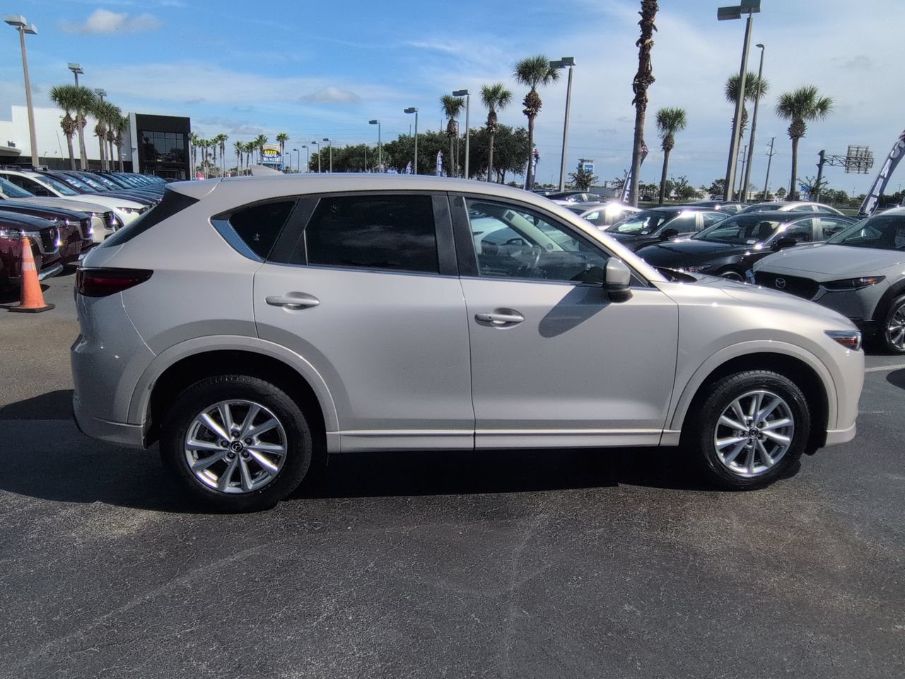 Used 2024 MAZDA CX-5 AWD 2.5 S w/ Select Package image 3