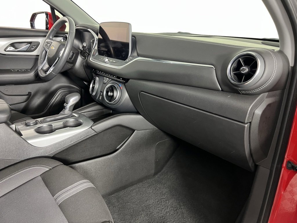 Used 2024 Chevrolet Blazer LT image 32