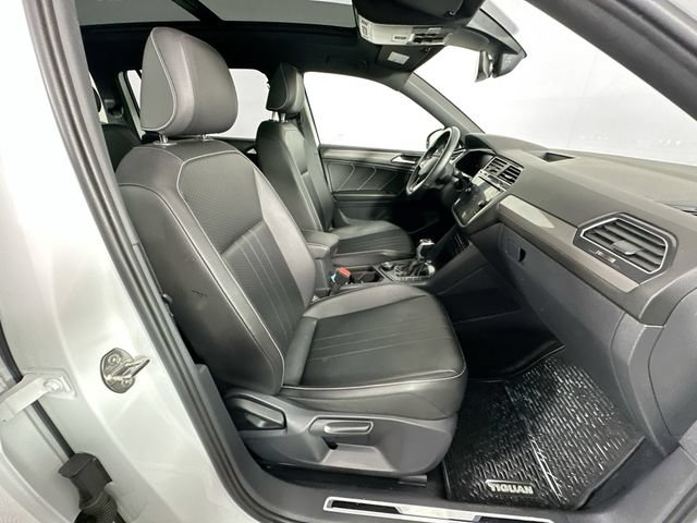Used 2022 Volkswagen Tiguan SE R-Line AWD/4WD image 28