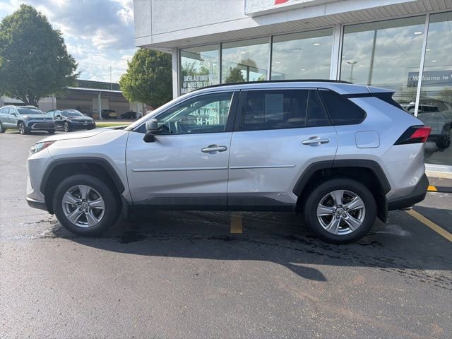 Used 2023 Toyota RAV4 LE AWD/4WD image 3