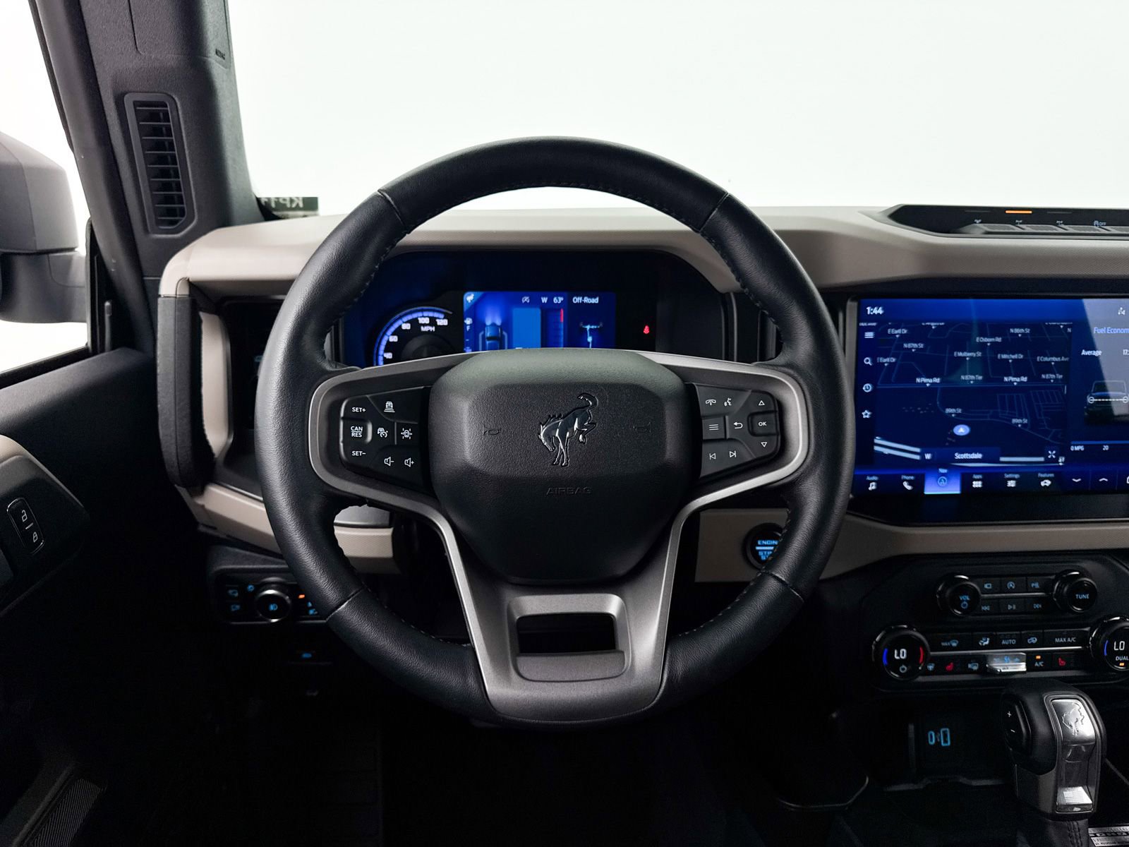 Used 2023 Ford Bronco Wildtrak image 3