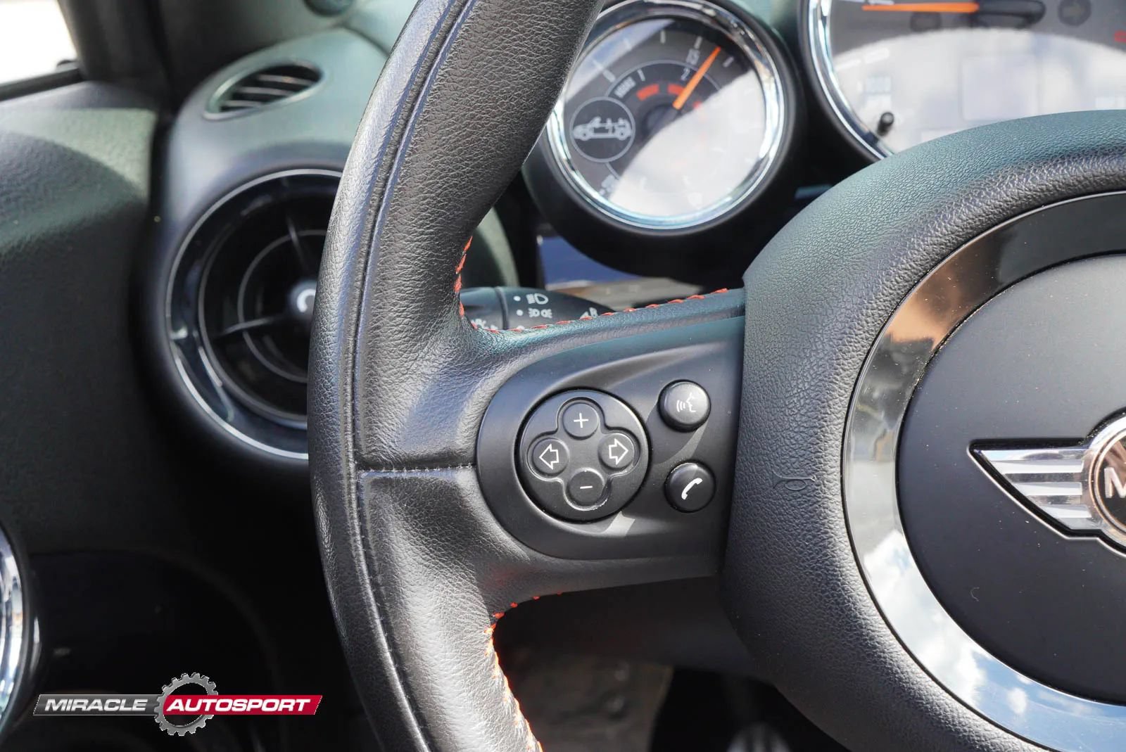 Used 2011 MINI Cooper John Cooper Works FWD image 34