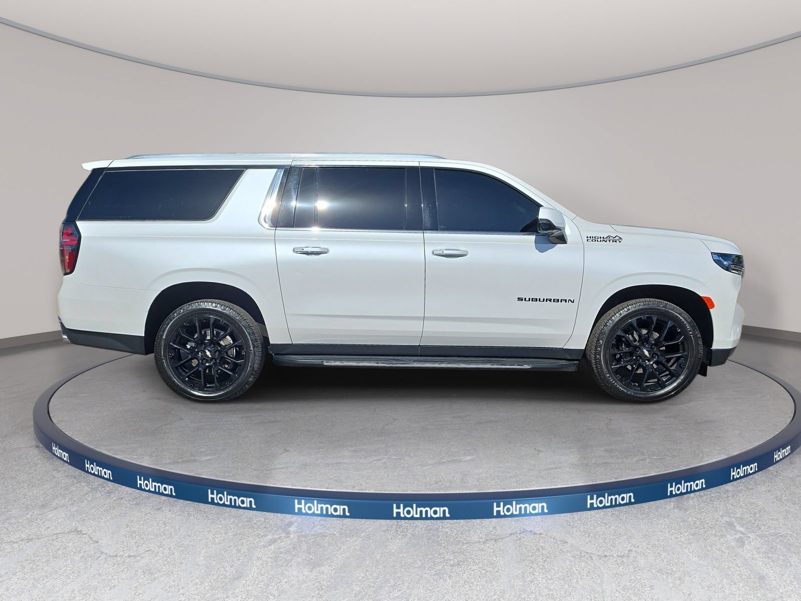 Used 2023 Chevrolet Suburban High Country AWD/4WD image 5