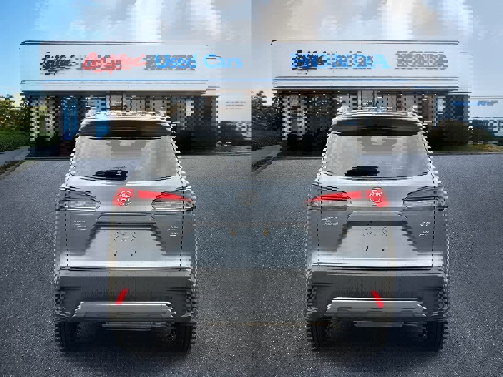 Used 2025 Toyota Corolla Cross XLE w/ Convenience Package image 4