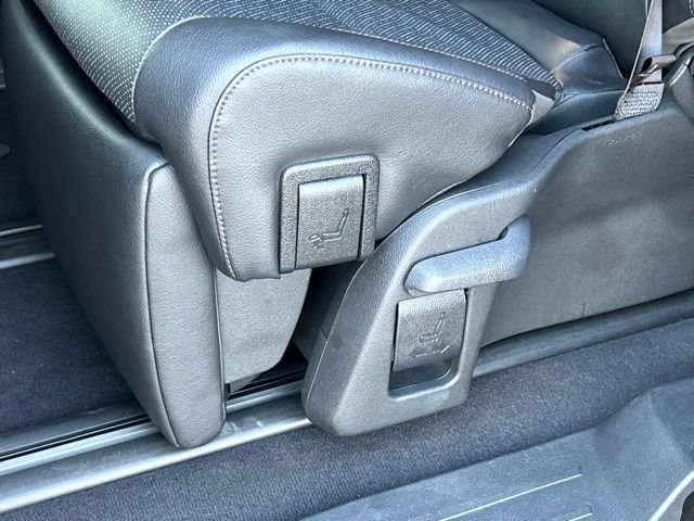 Used 2025 Toyota Sienna Platinum AWD/4WD image 36