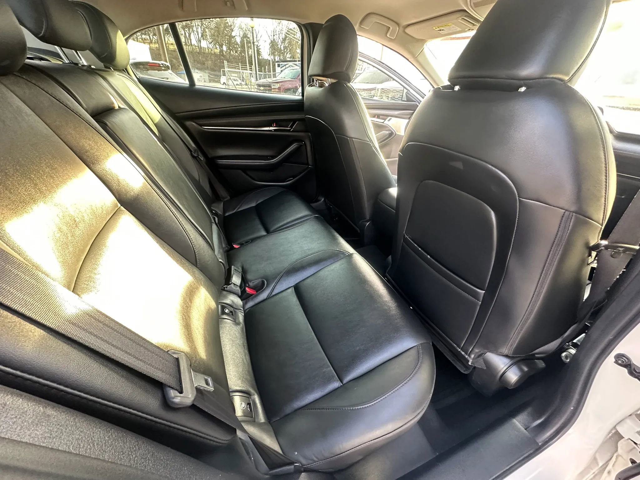 Used 2019 MAZDA MAZDA3 Sedan w/ Preferred Package FWD image 11