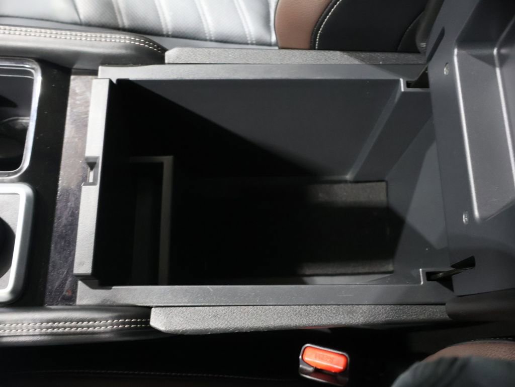 Used 2022 Nissan Pathfinder Platinum w/ Cargo Package image 31