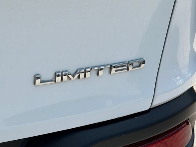Used 2016 Jeep Cherokee Limited FWD image 9