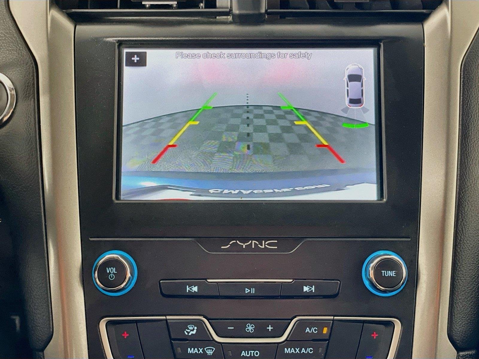 Used 2019 Ford Fusion SE FWD image 16
