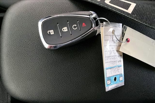 Used 2025 Chevrolet Trax RS image 36