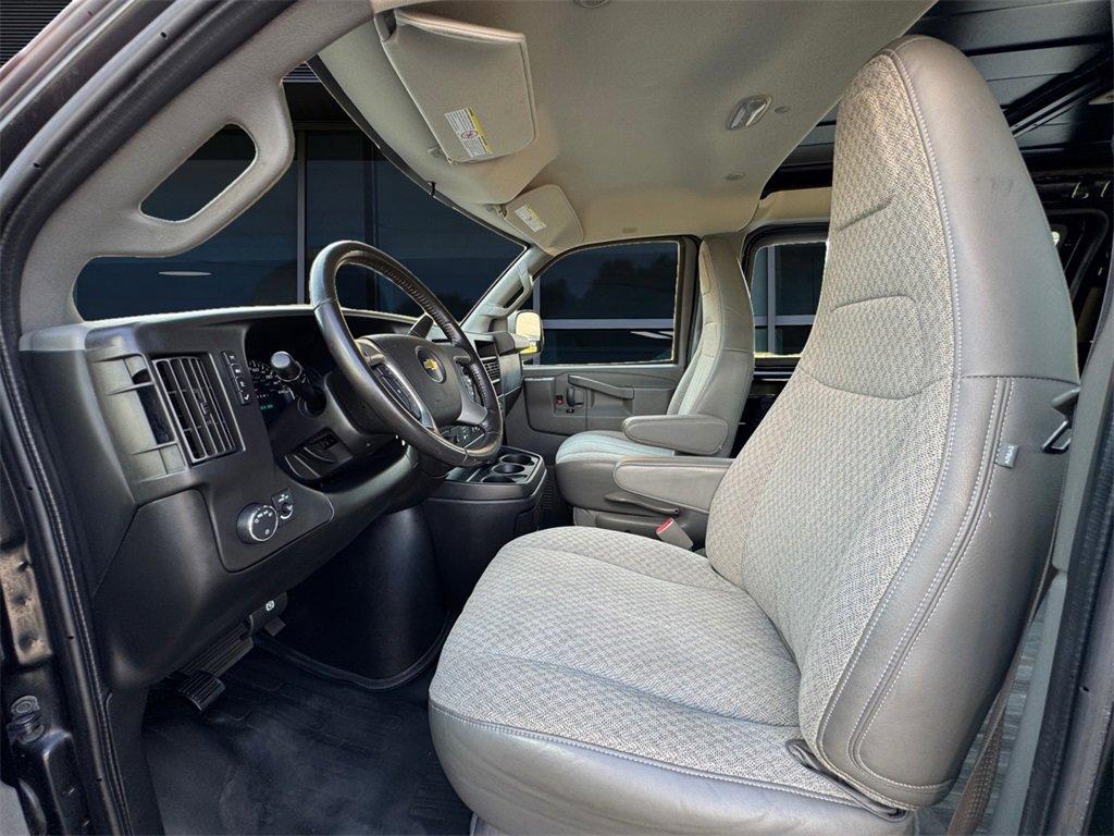 Used 2017 Chevrolet Express 2500 image 14