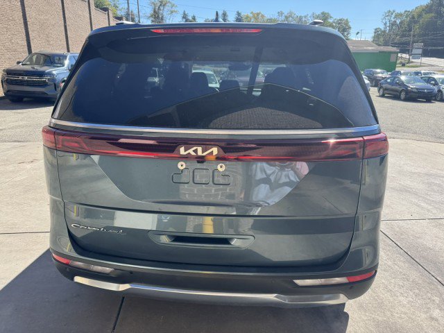 Used 2022 Kia Carnival SX image 4