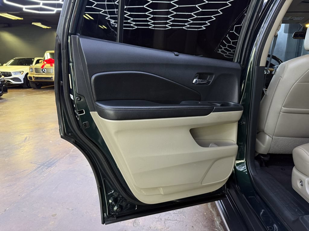 Used 2016 Honda Pilot Elite image 17