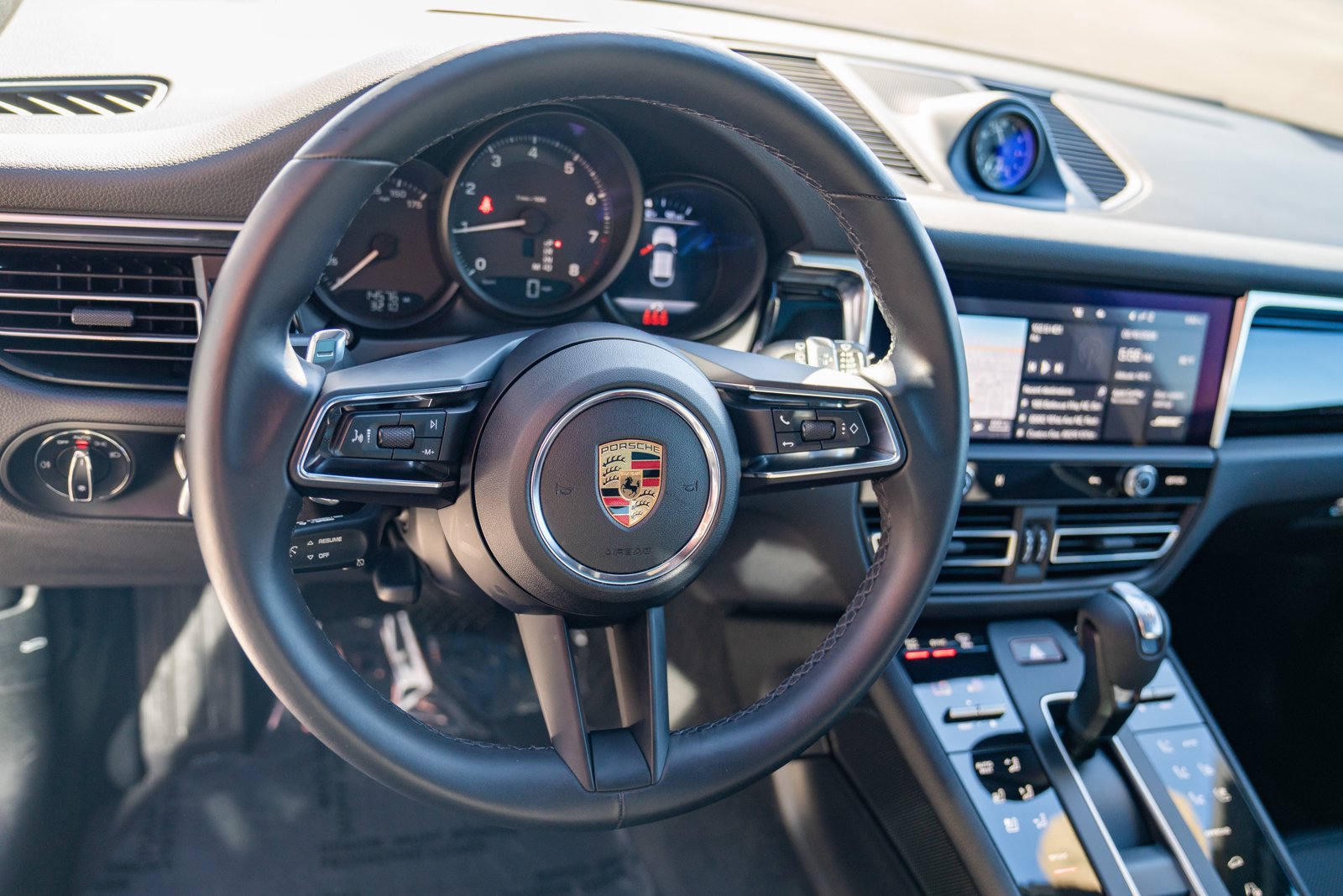 Used 2022 Porsche Macan AWD/4WD image 14