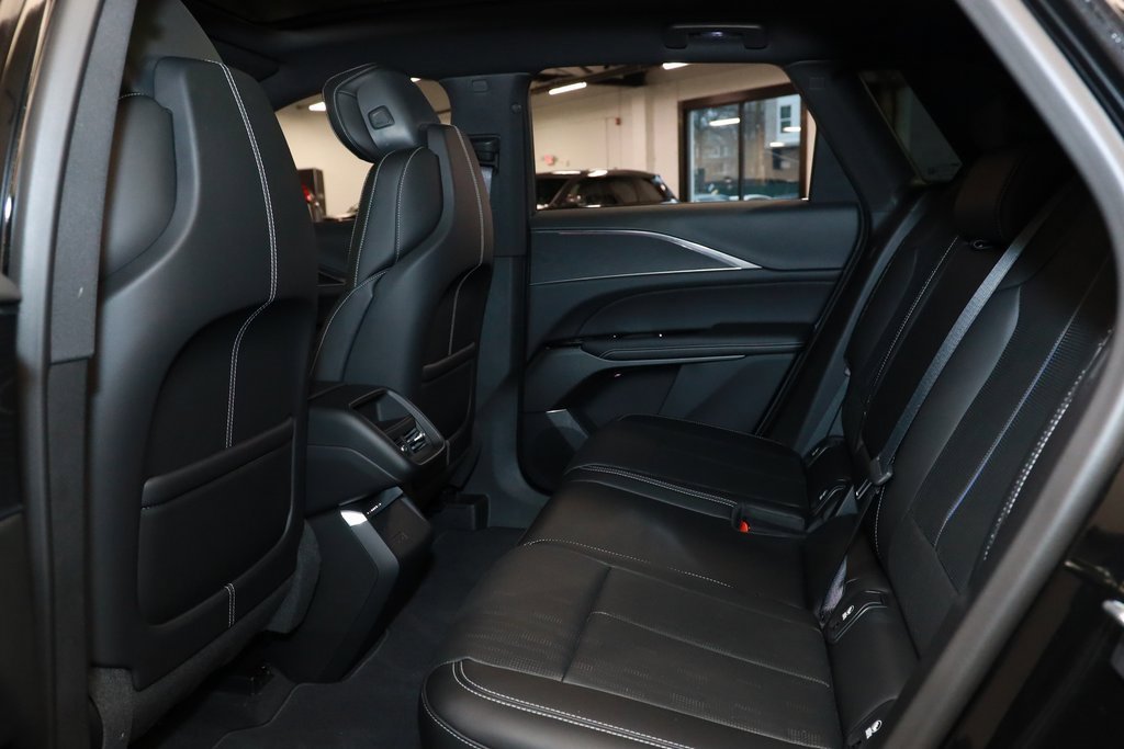 Used 2024 Cadillac Lyriq Luxury image 12