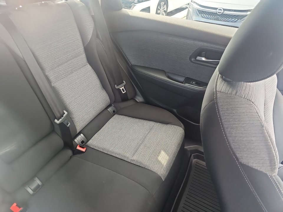 Used 2023 Nissan Rogue SV image 34