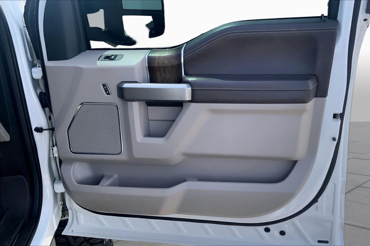 Used 2019 Ford F250 Limited w/ FX4 Off-Road Package AWD/4WD image 23