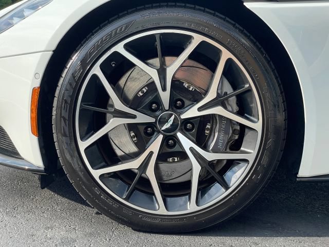 Used 2017 Aston Martin DB11 V12 RWD image 23