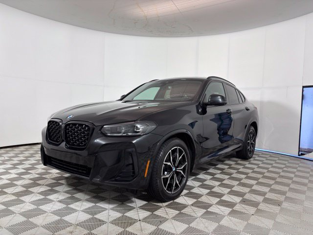 Used 2023 BMW X4 xDrive30i w/ M Sport Package AWD/4WD image 3