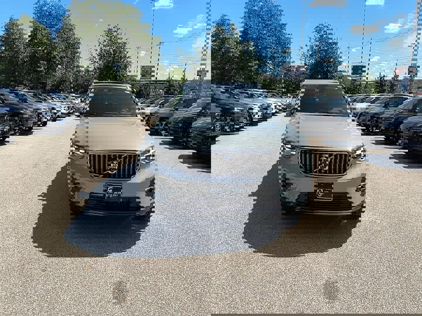 New 2025 Volvo XC40 B5 Ultra w/ Protection Package image 9