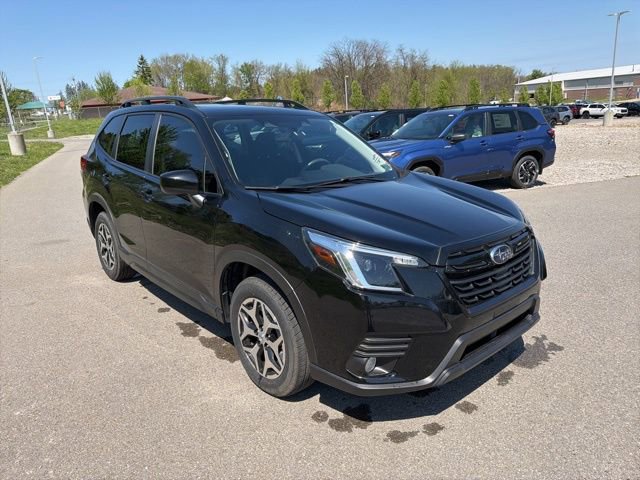 Used 2023 Subaru Forester Premium AWD/4WD image 5