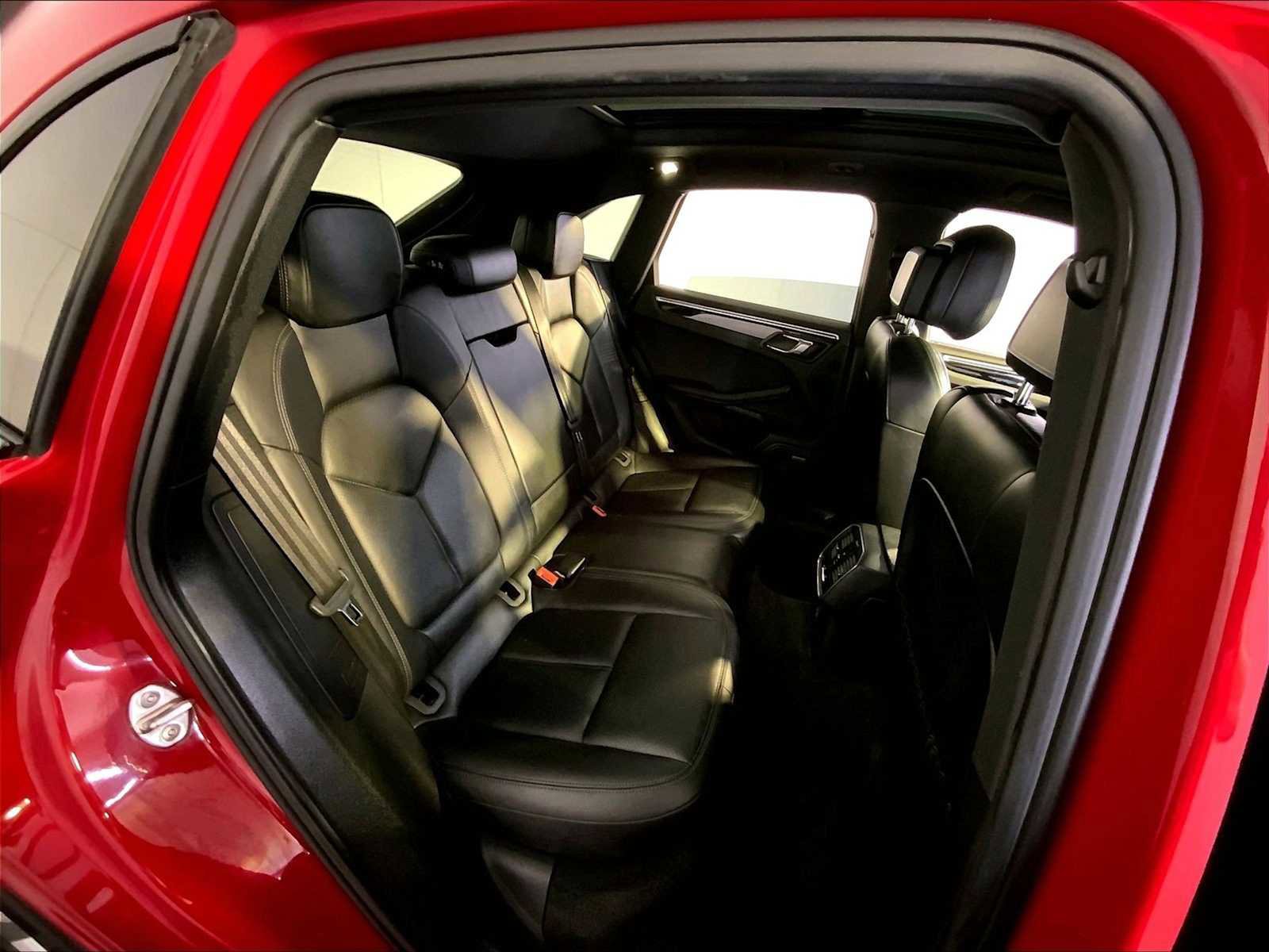 Certified 2017 Porsche Macan image 23