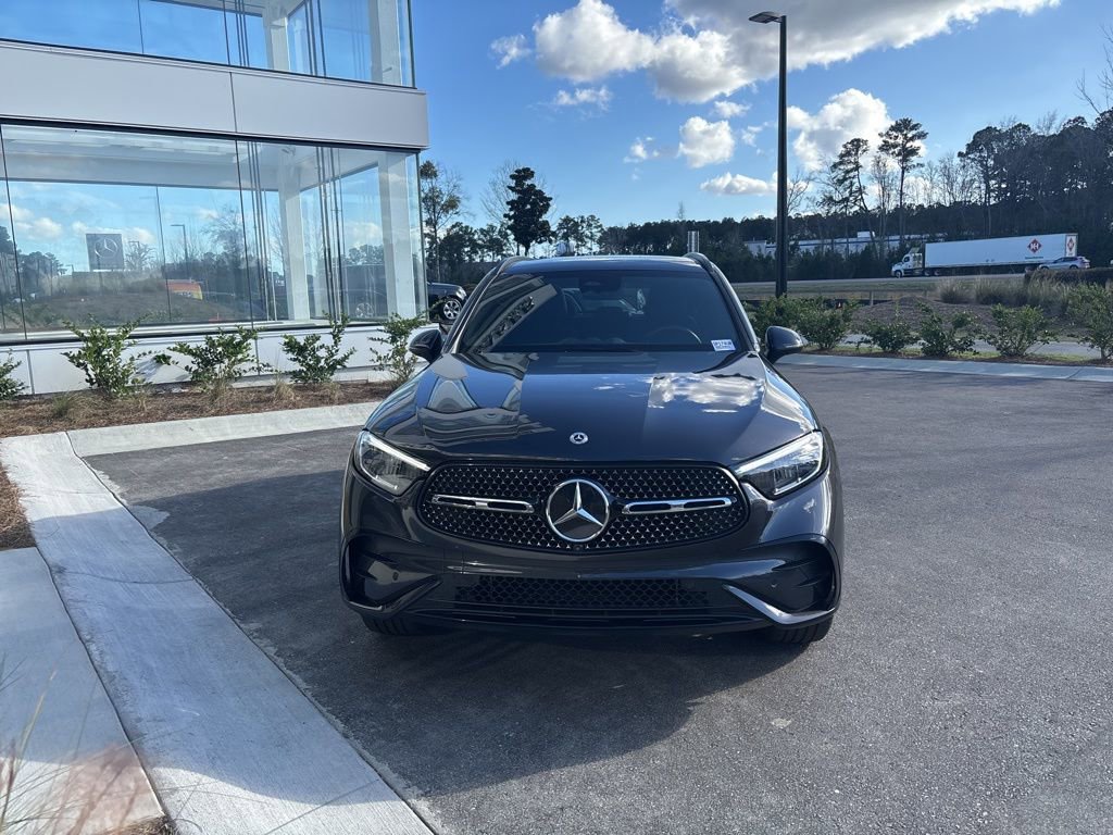 Used 2025 Mercedes-Benz GLC 300 image 3