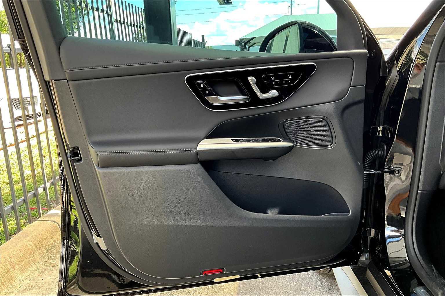 New 2026 Mercedes-Benz GLC 300 image 15