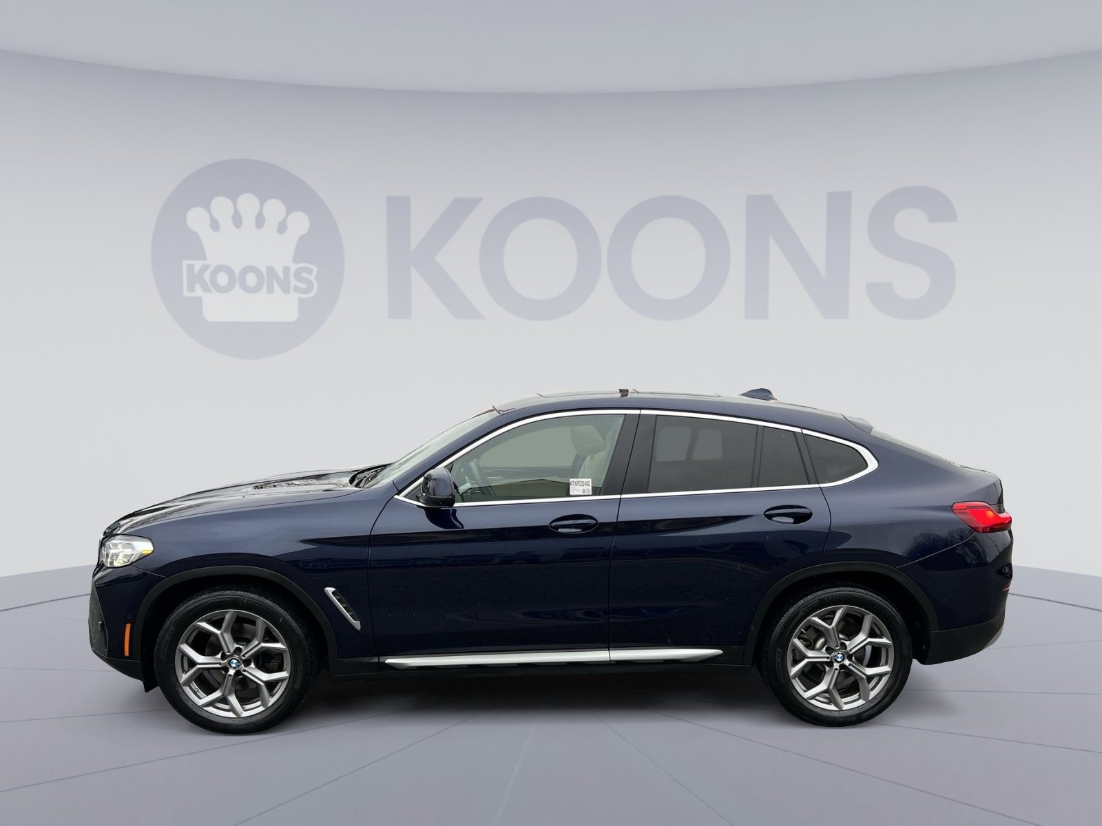 Used 2023 BMW X4 xDrive30i w/ Premium Package image 2