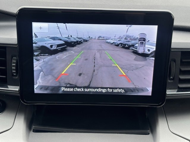 Used 2022 Ford Explorer XLT w/ Equipment Group 202A image 27