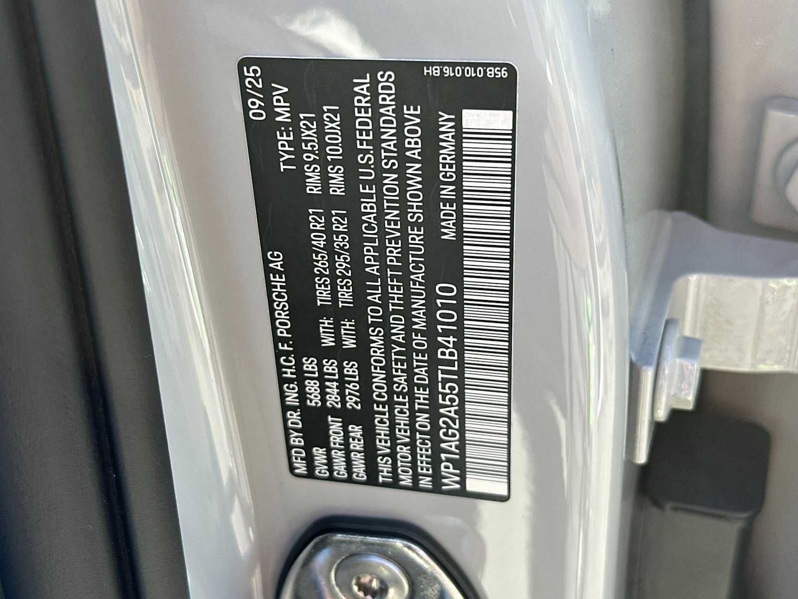 New 2026 Porsche Macan S AWD/4WD image 30