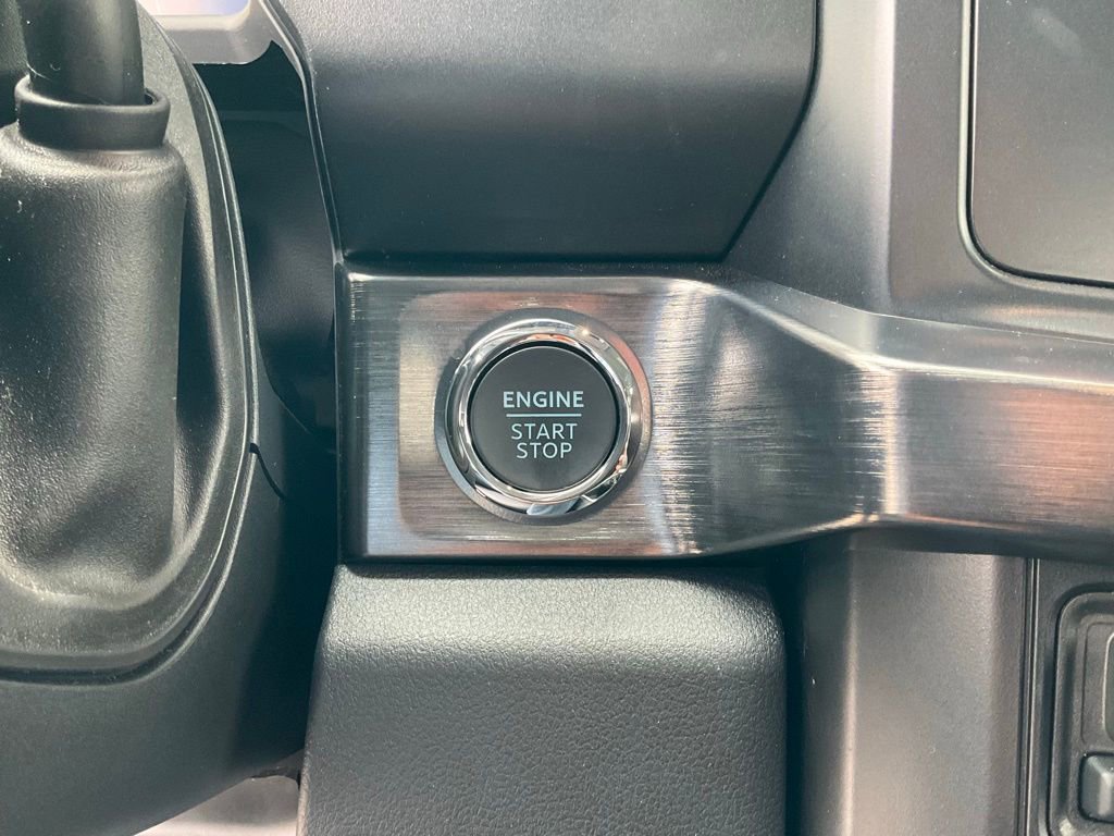 Certified 2025 Ford F350 Lariat w/ Black Appearance Package image 29